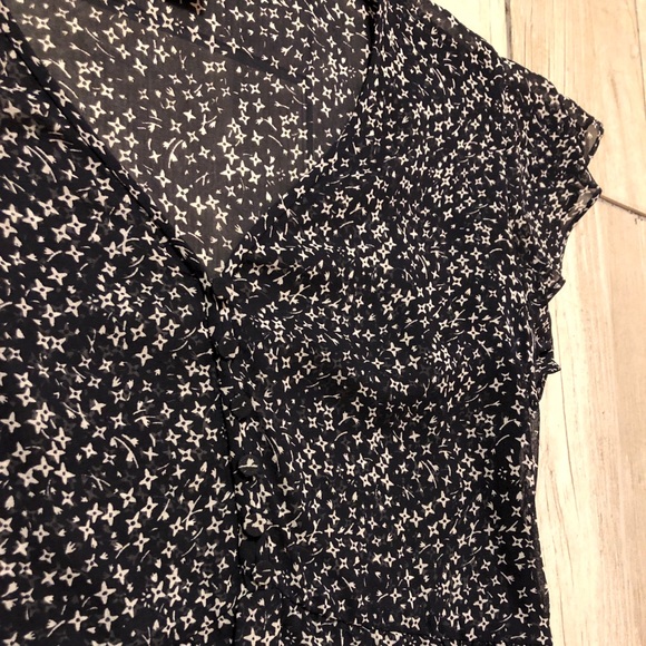 Club Monaco silk blouse floral print buttons S - Picture 7 of 8